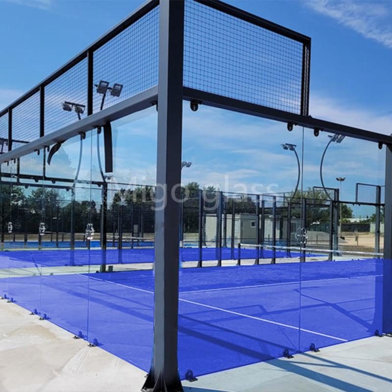 Instalação da quadra de tênis Padel