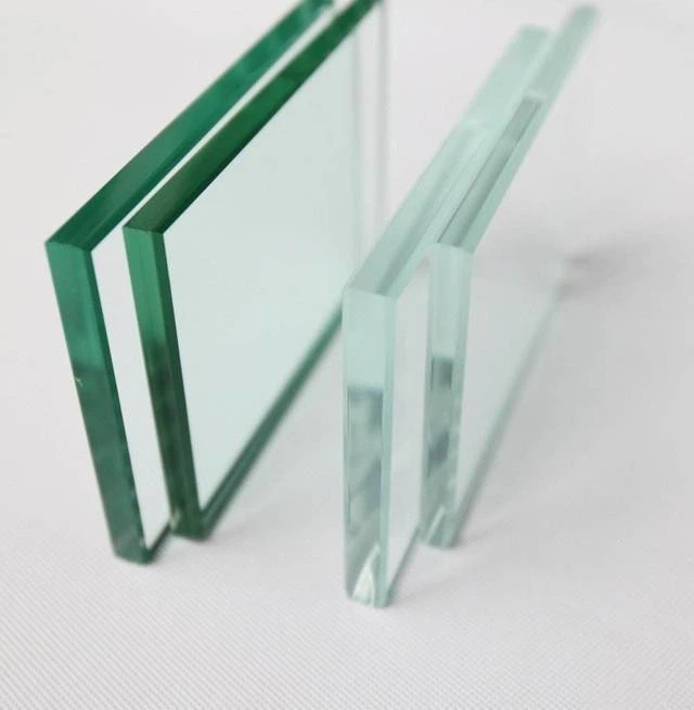 Clear and low iron glass